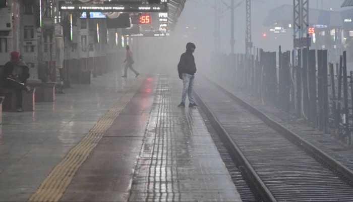 IMD Issues Red Alert: Severe Cold Wave &amp; Dense Fog To Disrupt New Year Travel In North India | Check IMD Forecast