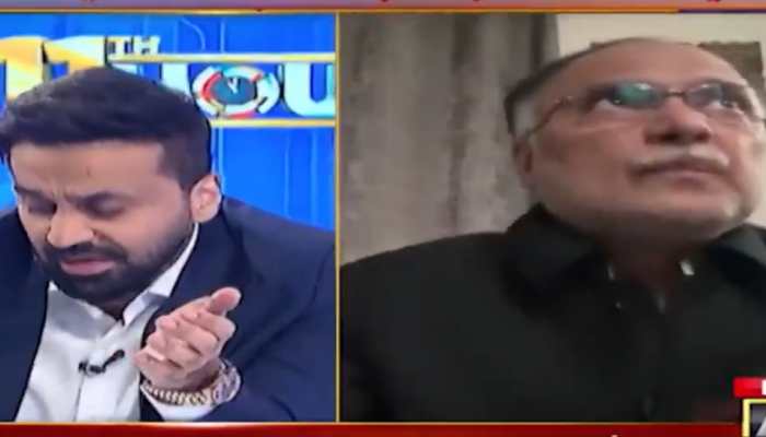 'Band Karo!': Mysterious Stranger Crashes Live Interview Of Pakistani Minister Ahsan Iqbal, Triggers Social Media Frenzy | VIDEO