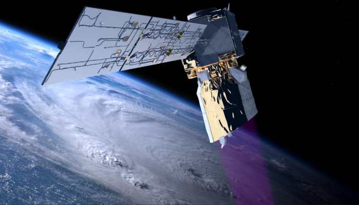 Next Stop, Moon: Heroes Circling Lunar Wonders!