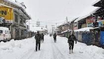 North India turns white as heavy snowfall grips hills, IMD issues fresh alert