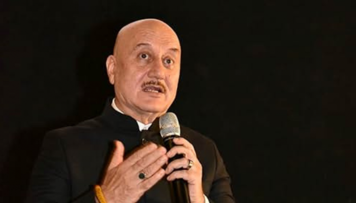 Anupam Kher warns fans about fake social media account - watch video