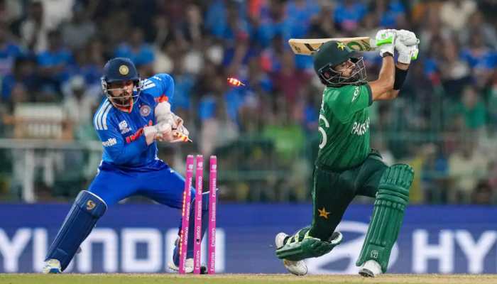 'Virat Kohli & Babar comparison unfair': Dinesh Karthik tears into Babar Azam