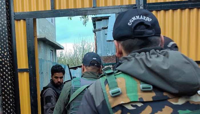 Kashmir terror crackdown: Police launches pre-dawn raids across 10 ...