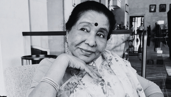 Asha Bhosle last rites: Jackie Shroff LOSES COOL, snaps at paps - WATCH VIDEO