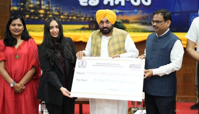 Punjab CM Mann distributes Rs 1.07 crore seed grants to 31 startups