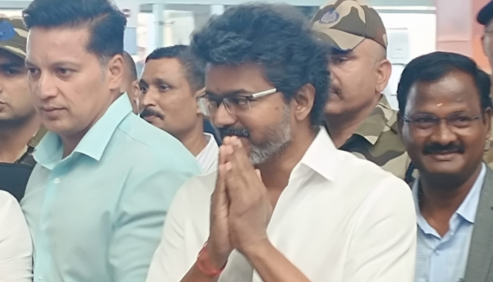 CM Vijay offers prayers at Kollur Mookambika temple; donates silver sword