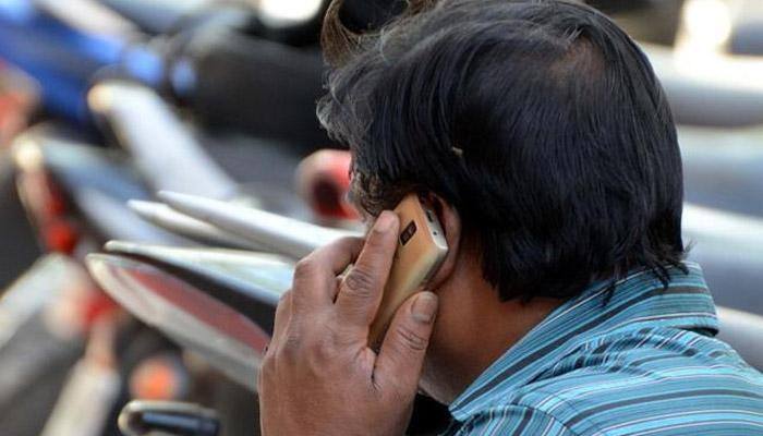 Call drop penalty norms fraught with glitches: Analysts