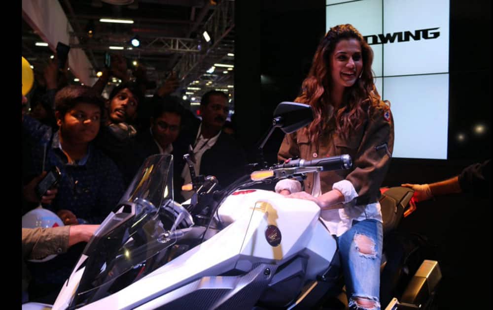 The beauty and the beasts! The lovely Taapsee Pannu for Honda 2 wheeler in at Auto Expo - The Motor Show 2016! 
