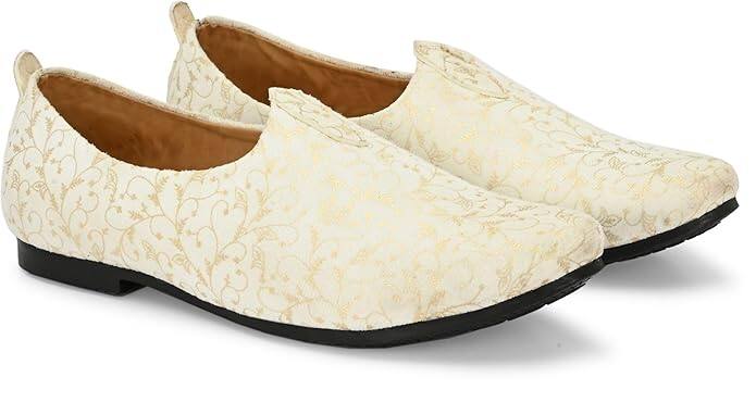 Vellinto Nawab Royal Look Mojaris for Men