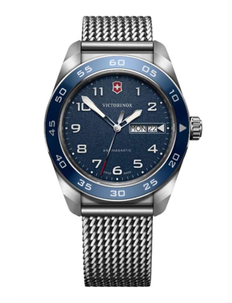 Victorinox Men Brass Dial & Stainless Steel Bracelet Style Straps Analogue Watch V242042 Victorinox Men Brass Dial & Stainless Steel Bracelet Style Straps Analogue Watch V242042