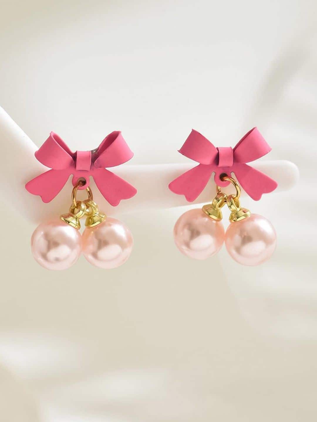 FIMBUL: Gold-Plated Pearls Beaded Bow Shaped Studs